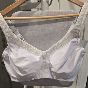 Glamorise White Lace Trim Bra